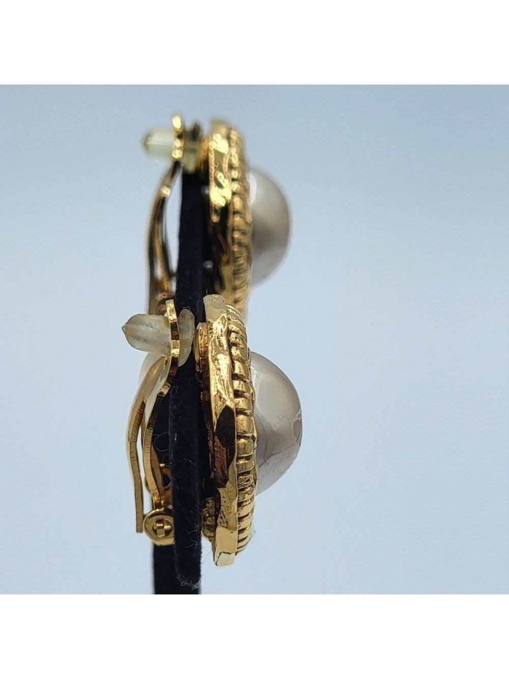 Chanel Goldtone Earrings Vintage Clip On - Picture 8 of 15